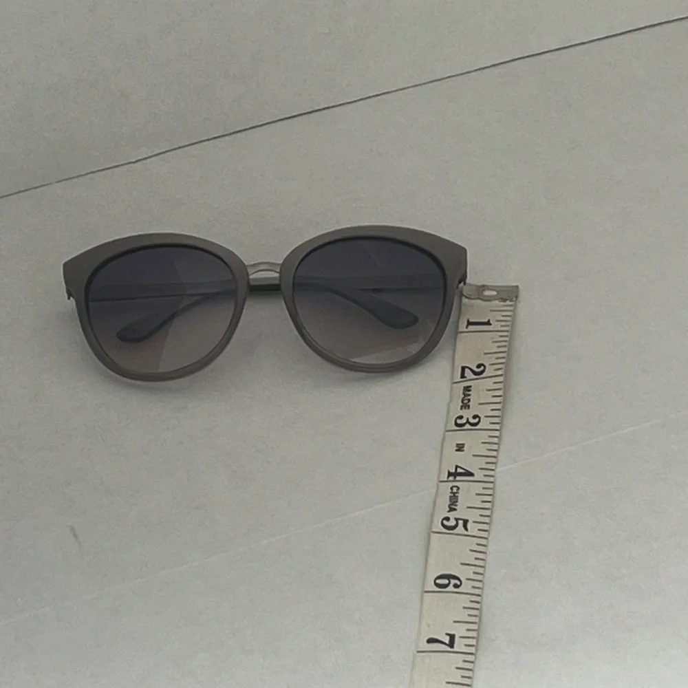 Tom Ford Emma TF 461 59B Grey Sunglasses With‎ Case.